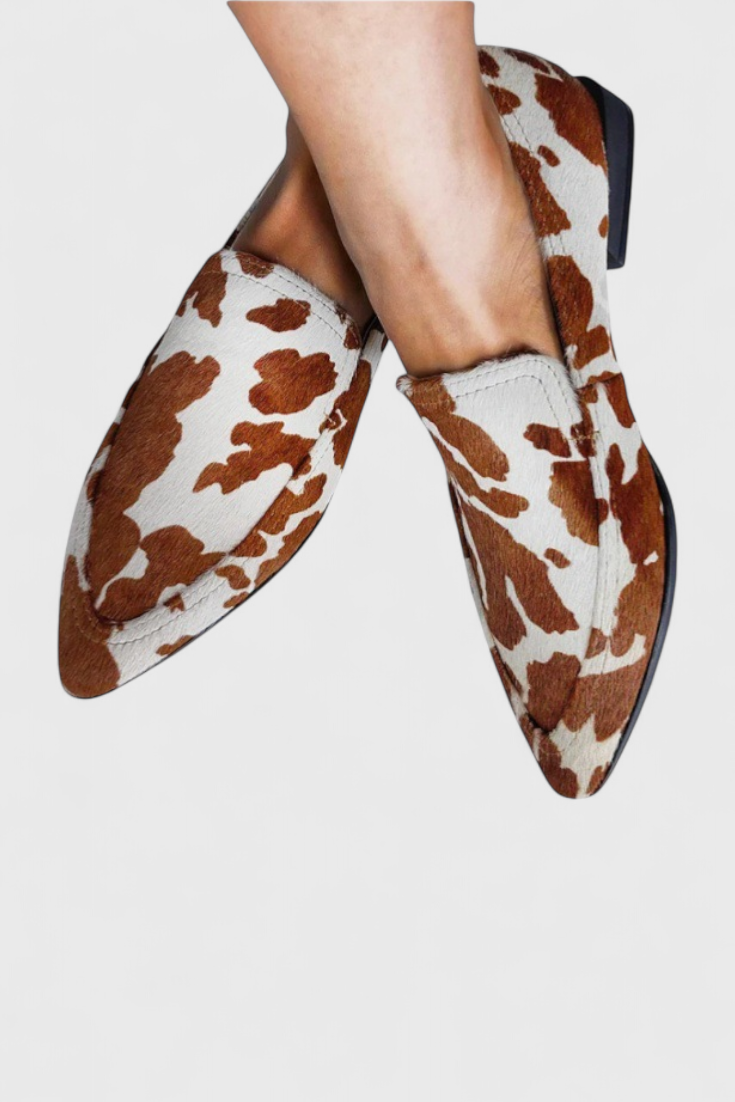 Grecia Loafers de Cuero con Tacón Bajo y Punta Afilada
