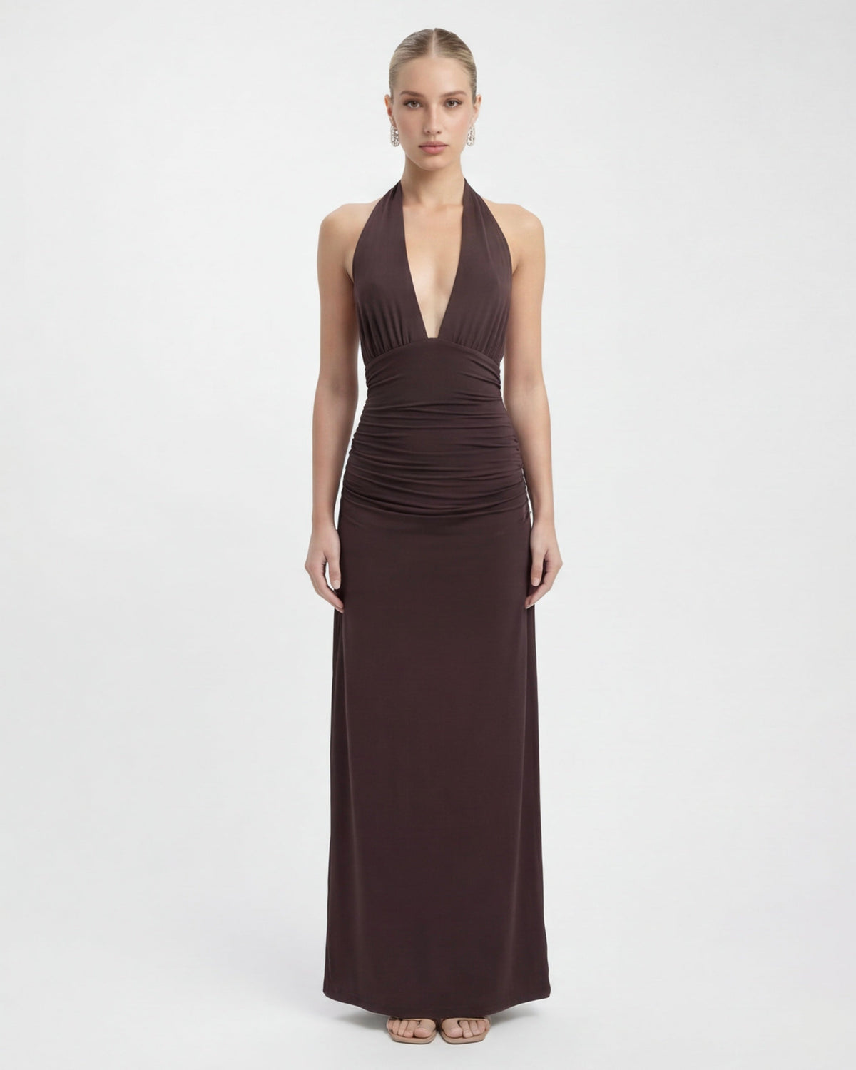 VESTIDO LARGO HALTER CON ESPALDA DESCUBIERTA
