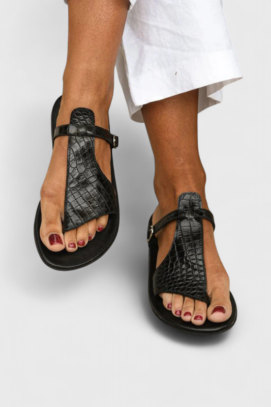Tavia Sandalias Negras con Hebilla y Detalle Animal Print en Relieve