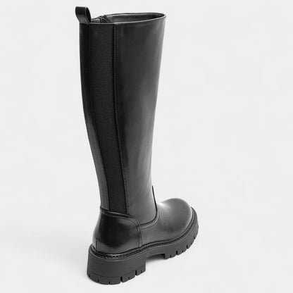 5825 Botas Negras Clásicas
