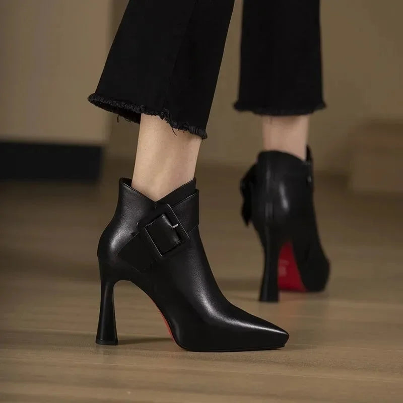 Sofía | Botines de punta con tacón y hebilla — imagen 5